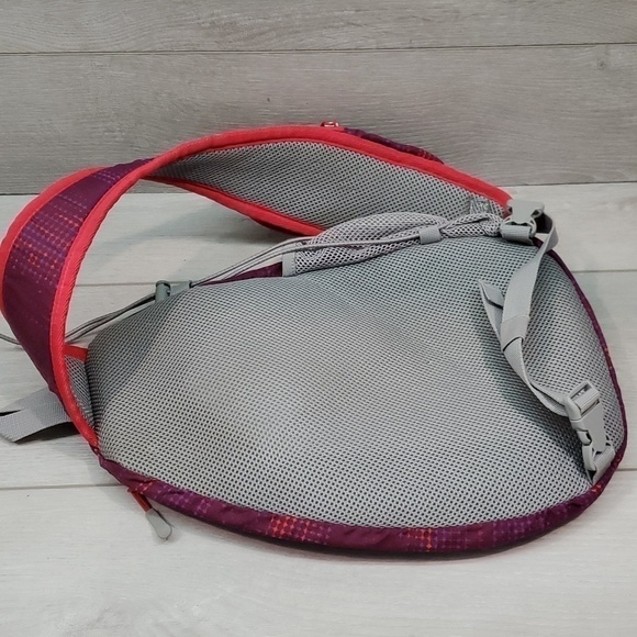 Eddie Bauer Womens One Shoulder Outdoor Backpack main image 11